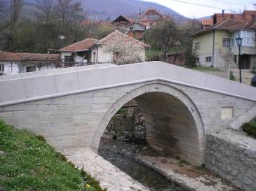 Aşkın ve trajedinin simgesi: Beyaz Köprü, yapay zekayla üretilmiş