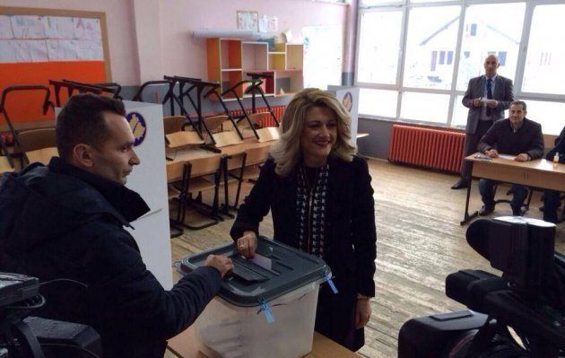 Mimoza Kusari -Lila Bir Belediyenin İlk Kadın Yöneticisi