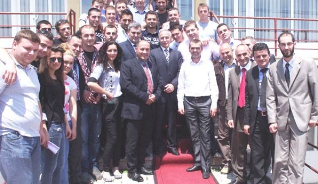 Priştine-Belgrat Müzakerelerinde Brüksel  Aceleci Davrandı