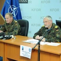 NATO Kosova İçin Acil Yardım Talep Etti