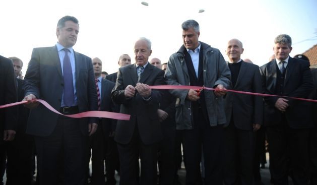 Thaçi Prizren'de İki Yolun Açılışını Yaptı