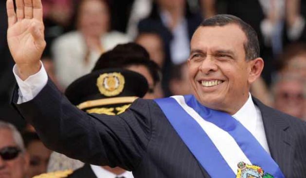 Honduras Devlet Başkanı Kosova'da