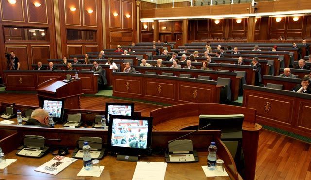 Kosova Emeklilik Tasarruf Tröst'üne Eleştiri Yağmuru