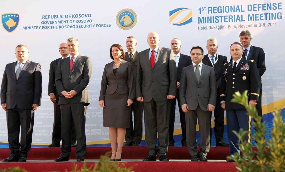 Bölge Savunma Bakanları Kosova'da Bir Araya Geldi