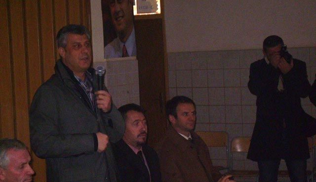 Drenas'taki Seçim Kampanyasında Thaçi Milletvekili Adaylara Güvenmiyor