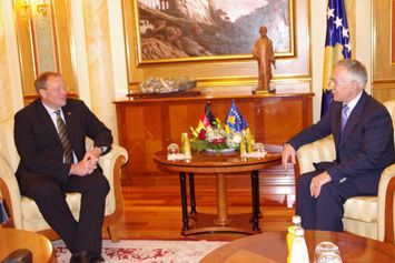 Almanya Kosova'nın Tanınması İçin Çaba Harcamaktadır