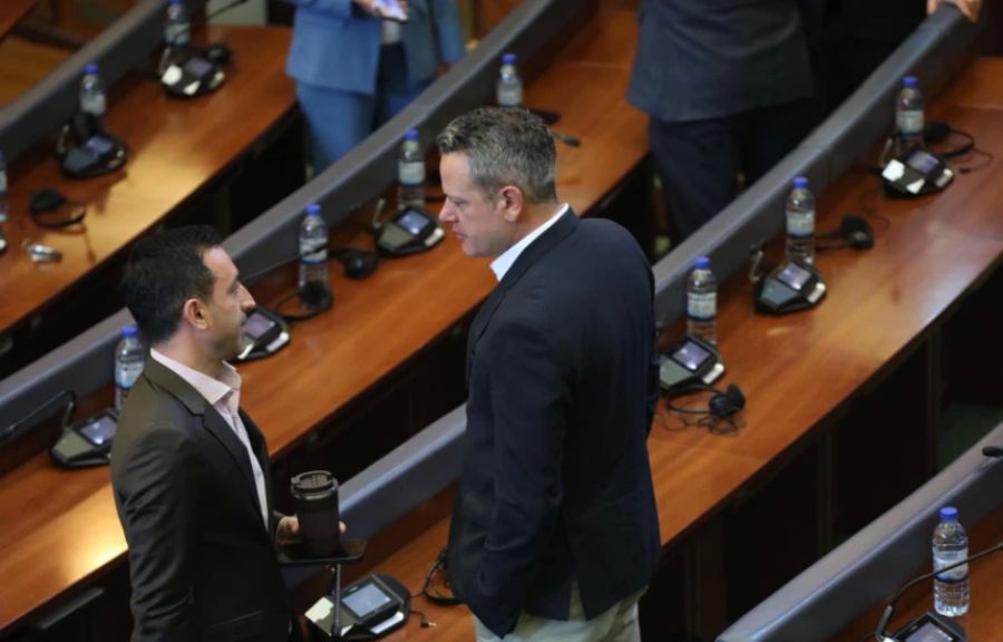 Gashi'den Abdixhiku’ya ve Diğer Liderlere Çağrı: Kurti ile Oturup Anlaşmaya Varılmalı