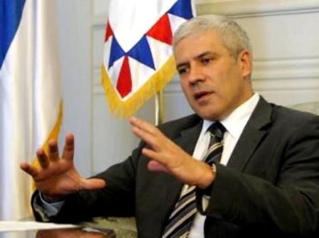Tadiç, AB Aday Statüsü İçin Kosova'yı Kurban Ediyor