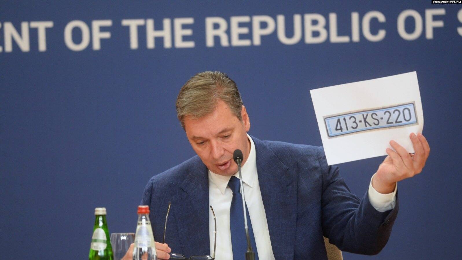 Sadece İki Sırp RKS İle Araç Plakasını Değiştirdi
