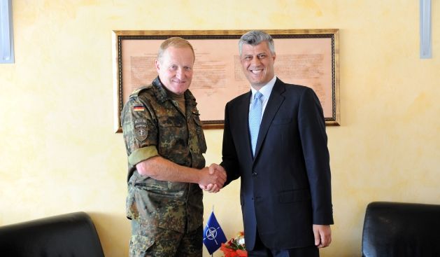 Thaçi,  General Büehler'e Teşekkür Etti