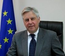 Feith: Kosova Siyasi Krizde Bulunmuyor