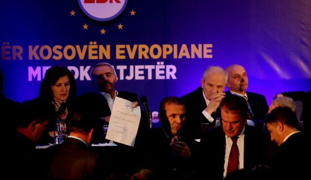 LDK Başkan Yardımcıları Sabri Hamiti ve Teuta Sahatçiu'yu