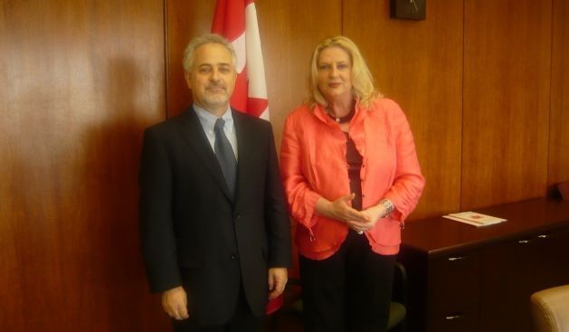 Tahiri Kanada'da, Rosenberg ile Biraraya Geldi