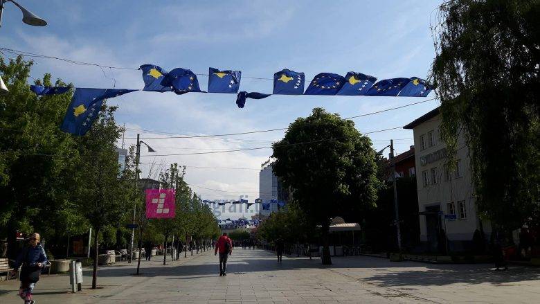 Priştine Avrupa Birliği Havasına Büründü