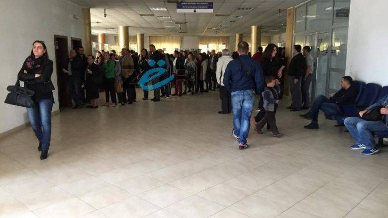 Pasaportlar için Uzun Kuyruklar