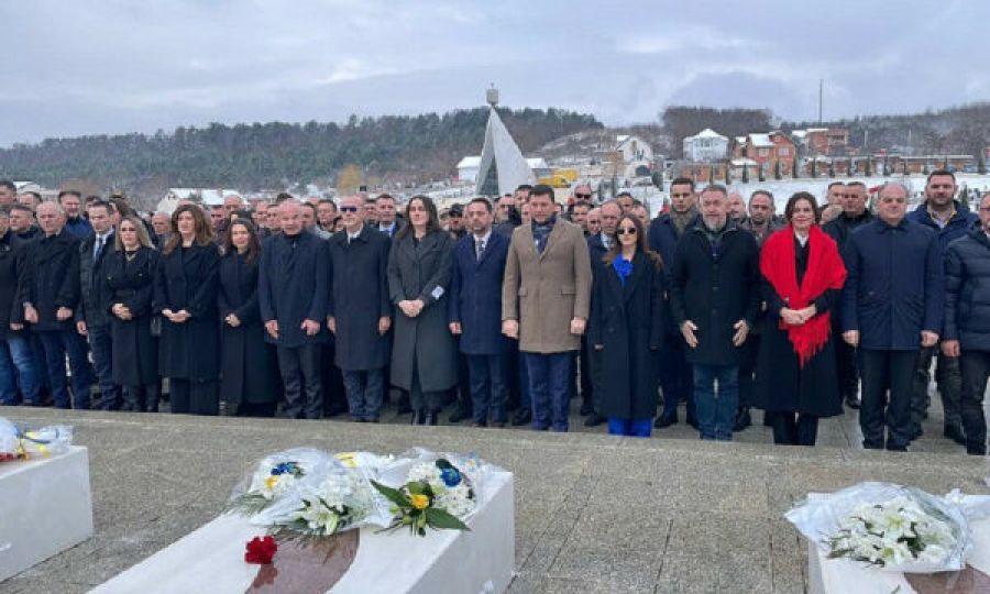 Krasniqi ve Abdixhiku da Bağımsızlık Kutlamalarında 