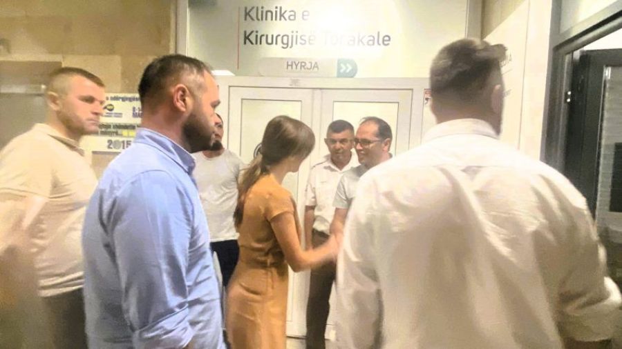 Haxhiu,  Yaralanan Kadını  QKUK’da Ziyaret Etti