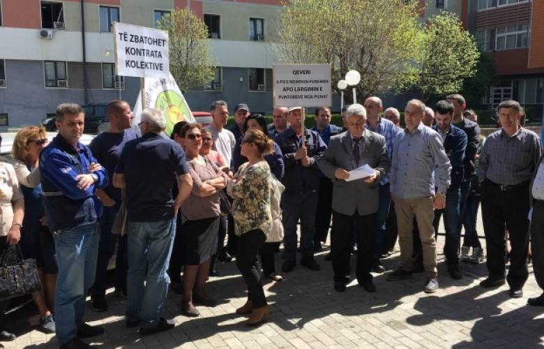 İşten Çıkarılan İşçiler Protesto Düzenliyor