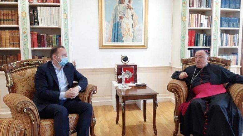 Mabetlerde Dini Ayinler Yasaklanacak