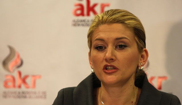 Mimoza Kusari Dışişleri ya da Endüstri Bakanı ?
