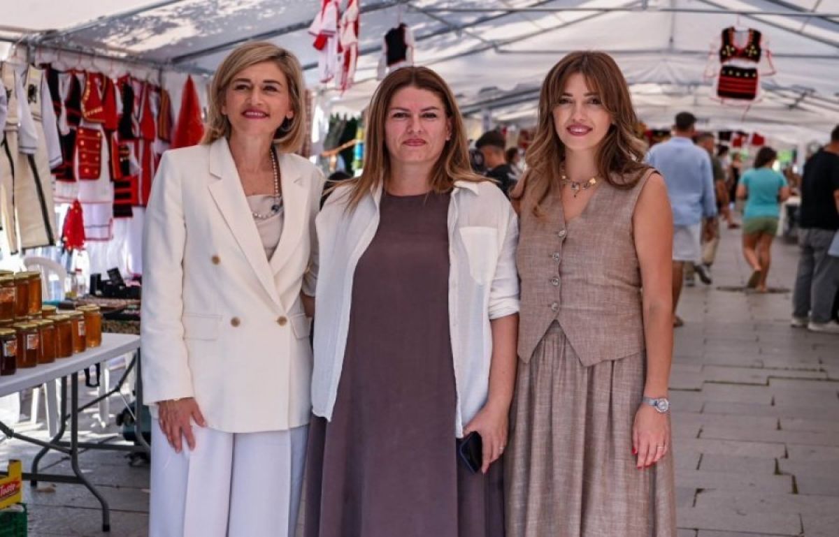 Haxhiu, "Kadınlar İş Dünyasında" Fuarı'nı Ziyaret Etti