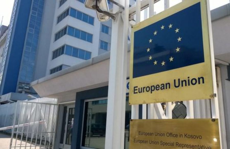 AB: Anayasaya Saygı Gösterin ve Bir Uzlaşma Bulun