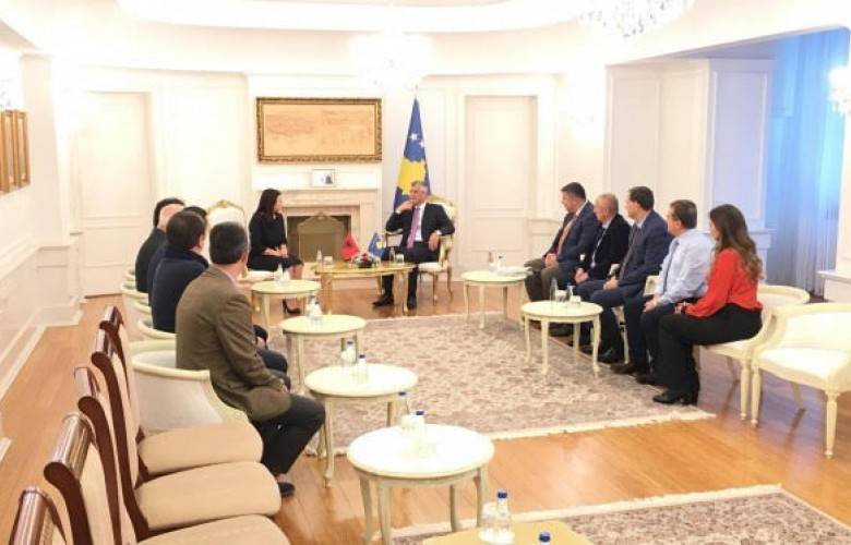 Cumhurbaşkanı Thaçi, Saranda Valisi Koka'yı Kabul Etti