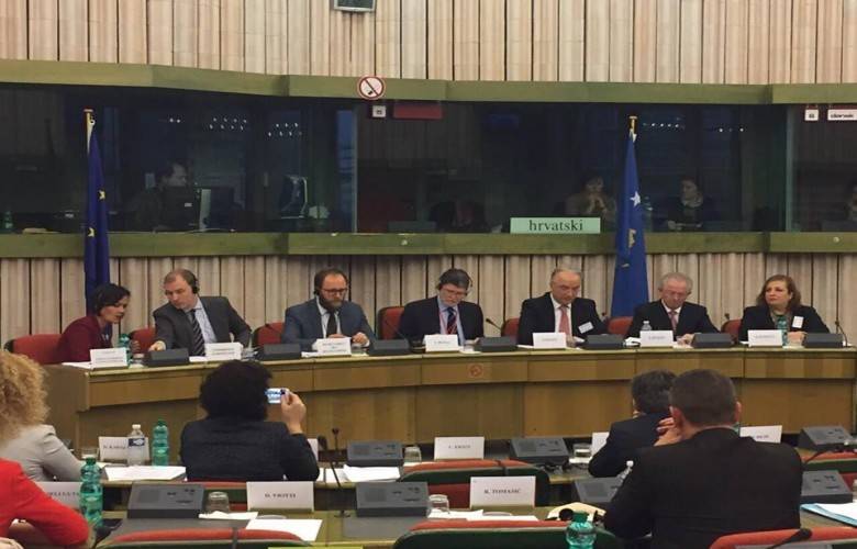AB-Kosova İstikrar Ortaklık Komisyonu'nun İkinci Toplantısı Başladı