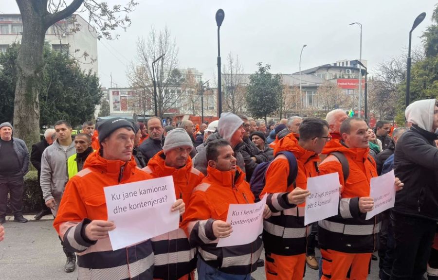 Başkentte Temizlik Şirketi Çalışanları Protesto Etti