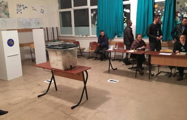 Drenas'ta Seçim Yerleri Kapılarını Kapattı