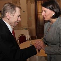 Cumhurbaşkanı Jahjaga Eski Cumhurbaşkanı Havel İle Görüştü
