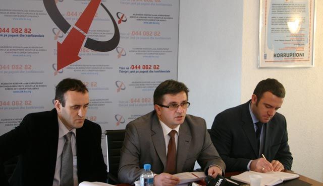 Yetkililerin de Rüşvete Karıştıklarından Şüphe Ediliyor
