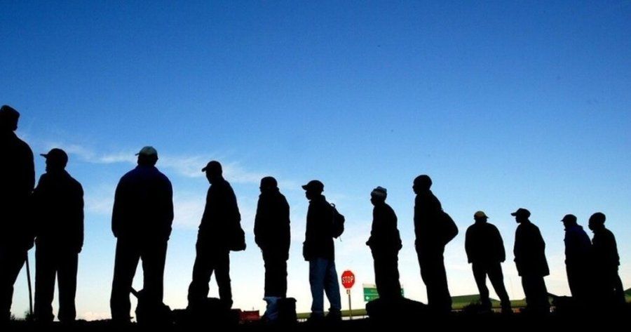Gençler Arnavutluk'u terk ediyor, Afrikalı işçiler yerlerini alıyor