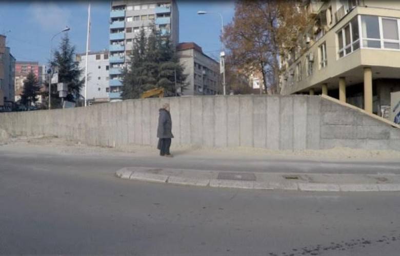 AB, Mitroviça'da Duvarın Yıkılmasını Talep Ediyor