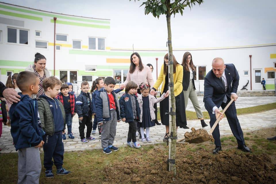 Haradinaj, “Fidan Dikme” Eylemine Katıldı