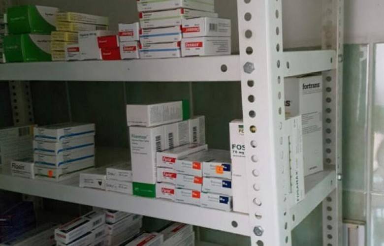 Kaçak İlaçlar Sürücü Kursu Ofisinin Tuvaletinde Bulundu