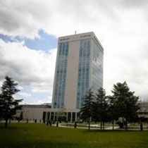 Vetëvendosje Hükümet Araçlarını Kundaklıyor, 5 Yaralı