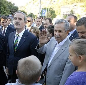 Kosovalı Türklere Vatandaşlık Sinyali