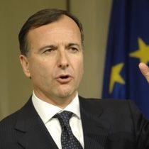 Frattini Tarafların Diyaloga Dönmesini Teşvik Ediyor