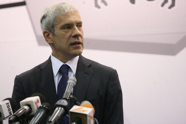 Tadiç: Kosova İçin, Çifte Egemenlik