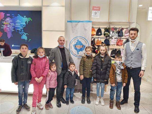 Yetimlere Kışlık Kıyafet Yardımı