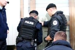 Polis Uyuşturucu Kaçakçılığından Şüpheli Üç Kişiyi Tutukladı
