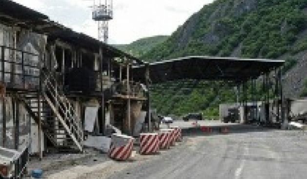 Kuzeyde Kosova,  Yalnız Gümrük Amirleriyle