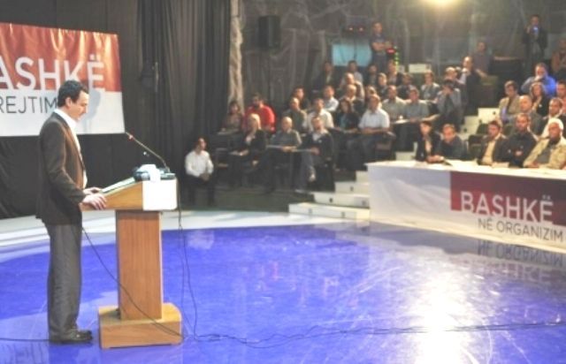 Kurti'den Kosova Hükümetine Suçlamalar
