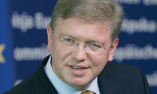 Fule: Kosova ile İlişkiler Sırbistan'ın AB Üyeliği İçin Şart
