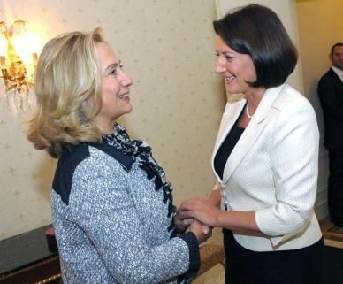 Cumhurbaşkanı Jahjaga ABD Diplomasi Şefi Clinton ile Görüşecek