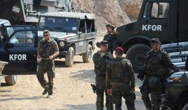 KFOR Kontrol Noktalarında,  Sırplar İse Barikatlarda