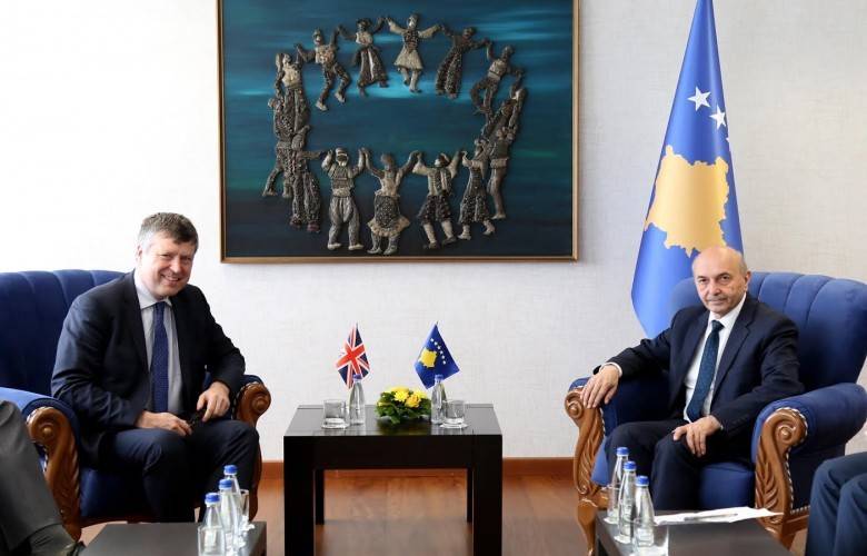 Birleşik Krallık,  Kosova'da İlerlemeyi Destekliyor