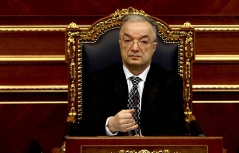 Yargıç Kalludra Özür Dilemeli
