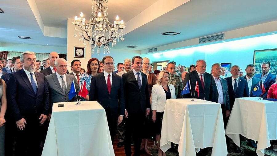 15 Temmuz Demokrasi ve Milli Birlik Gününde Şehitler Saygı ve Minnetle Anıldı